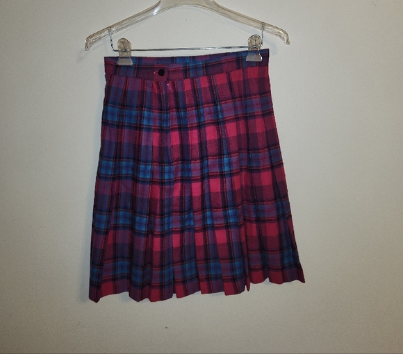 Pink and Blue Plaid Vest with Black Collar - Picture 3 of 5
